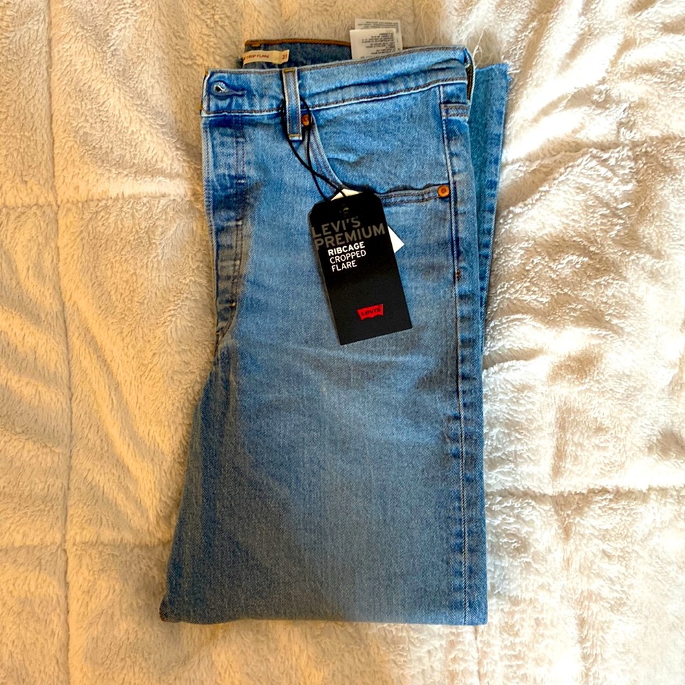 Levi’s Premium Ribcage Cropped Flare